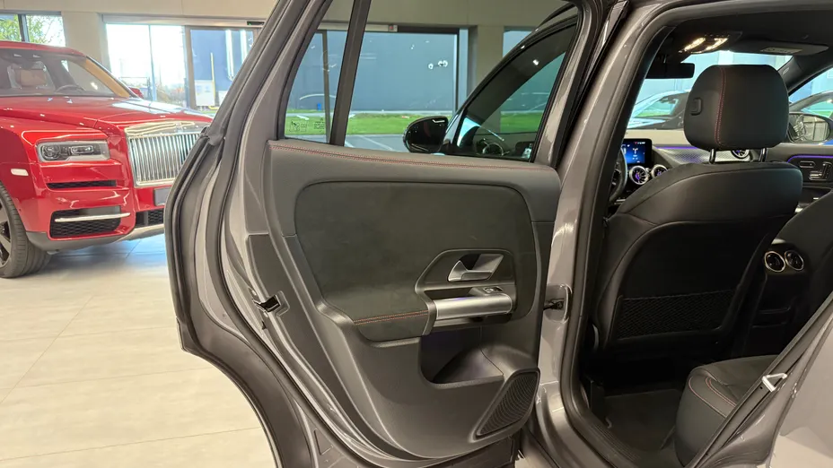 MERCEDES-BENZ GLA GLA 200 AMG Line