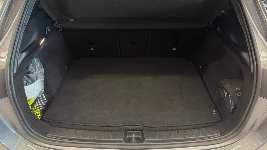 MERCEDES-BENZ GLA GLA 200 AMG Line