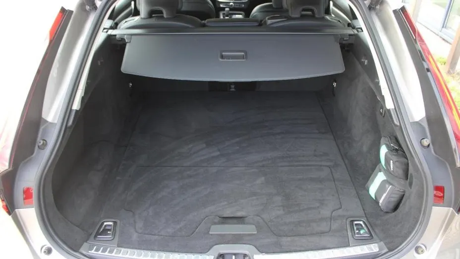 VOLVO V90 V90 B4 D Momentum Pro aut