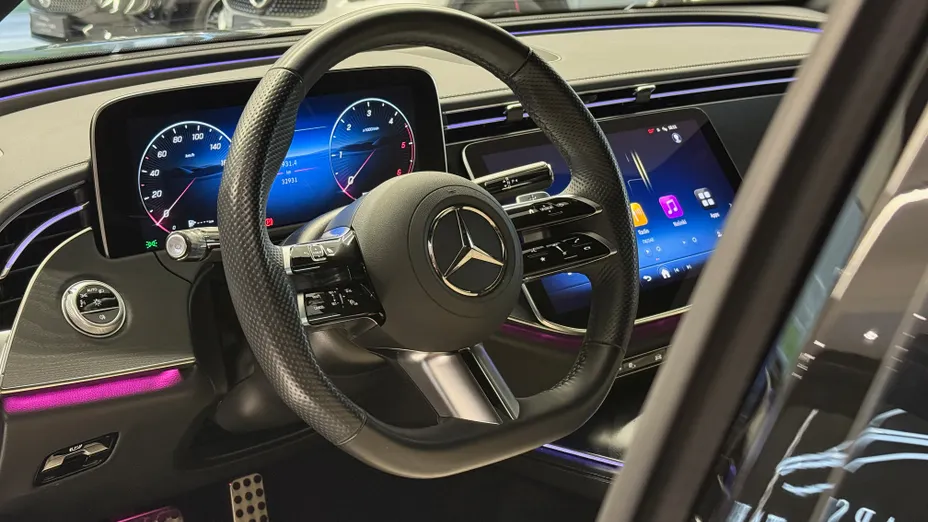 MERCEDES-BENZ E Klasa E 220 d 4-Matic AMG