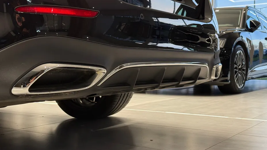 MERCEDES-BENZ E Klasa E 220 d 4-Matic AMG