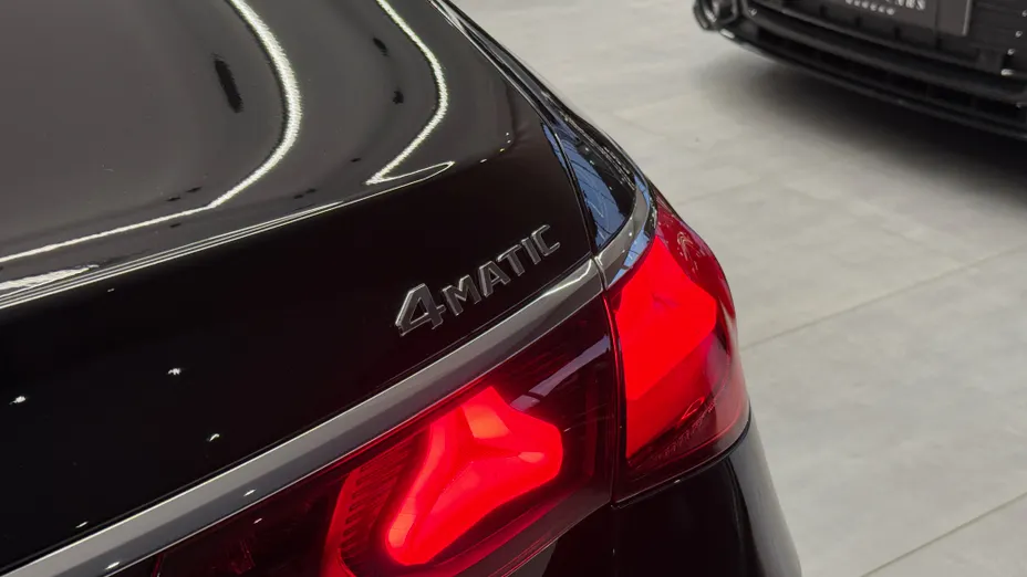 MERCEDES-BENZ E Klasa E 220 d 4-Matic AMG