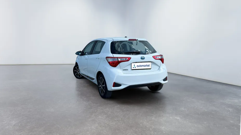 TOYOTA Yaris Yaris Hybrid 100 Premium