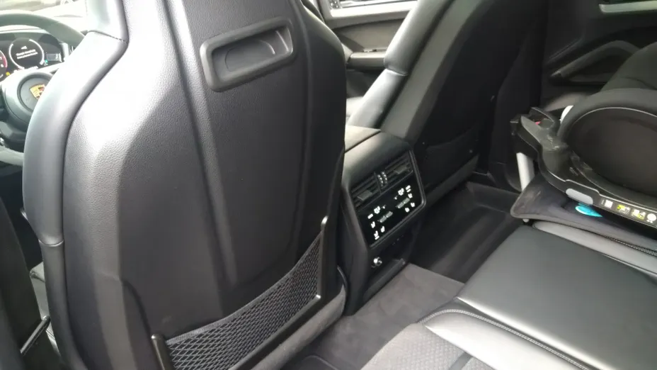 PORSCHE Cayenney Cayenne Coupe GTS
