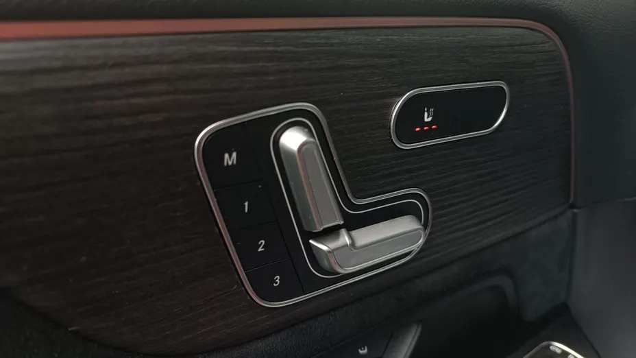 MERCEDES-BENZ GLA GLA 200 AMG Line