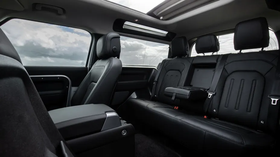 LAND ROVER Defender Defender 90 3.0 D250 mHEV X-Dynamic SE Nowy