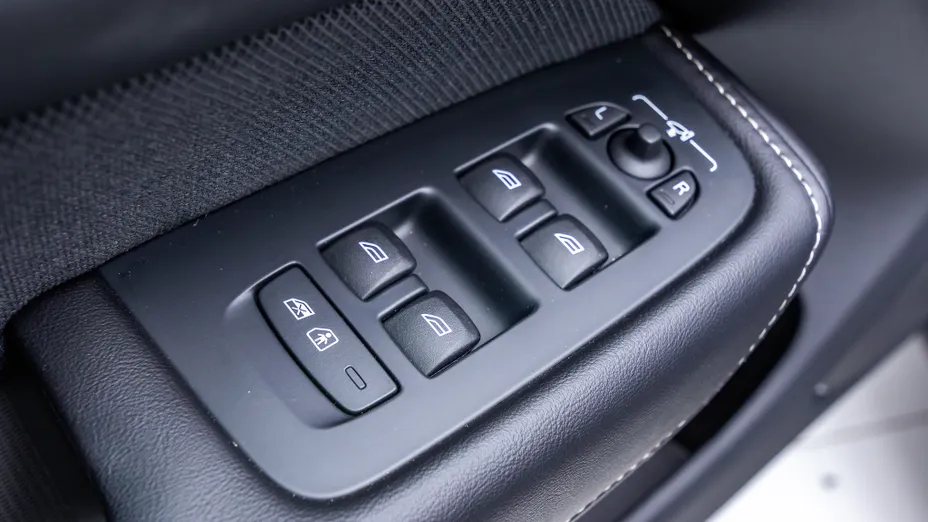 VOLVO XC60 XC60 B4 D Plus Dark aut