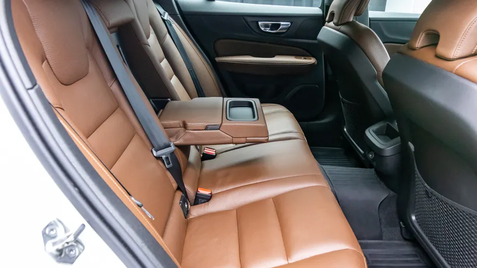 VOLVO V60 V60 CC B4 D AWD aut