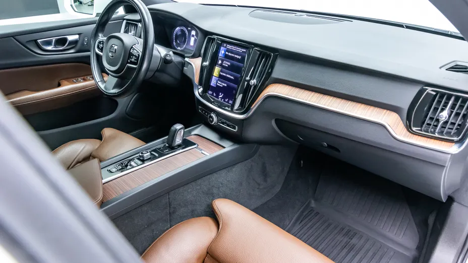 VOLVO V60 V60 CC B4 D AWD aut