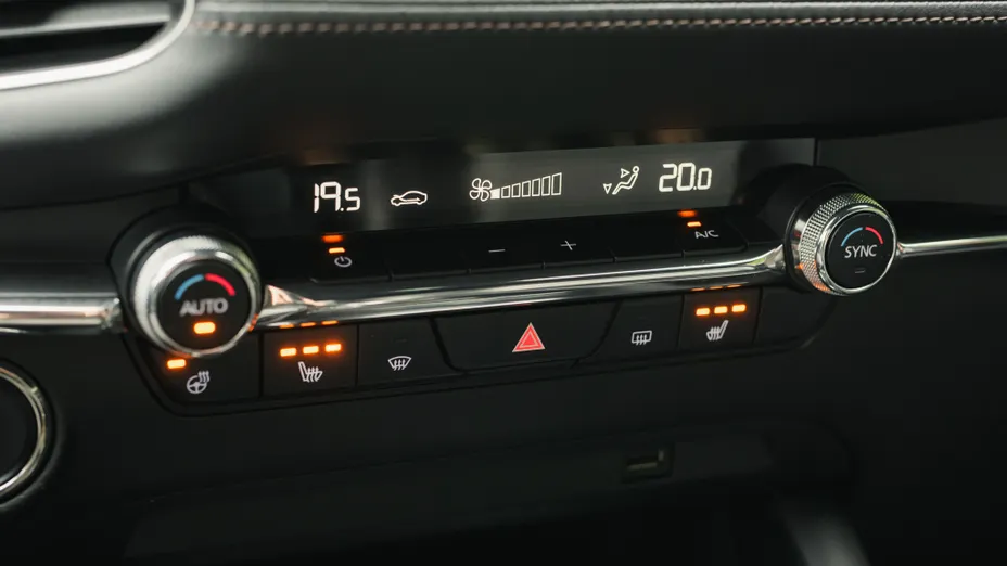 MAZDA 3 3 2.0 mHEV Hikari