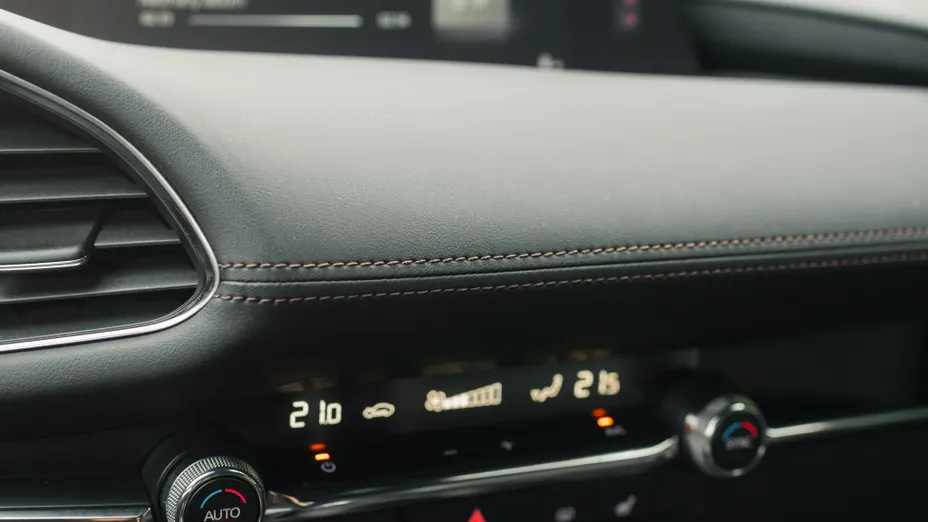 MAZDA 3 3 2.0 mHEV Hikari