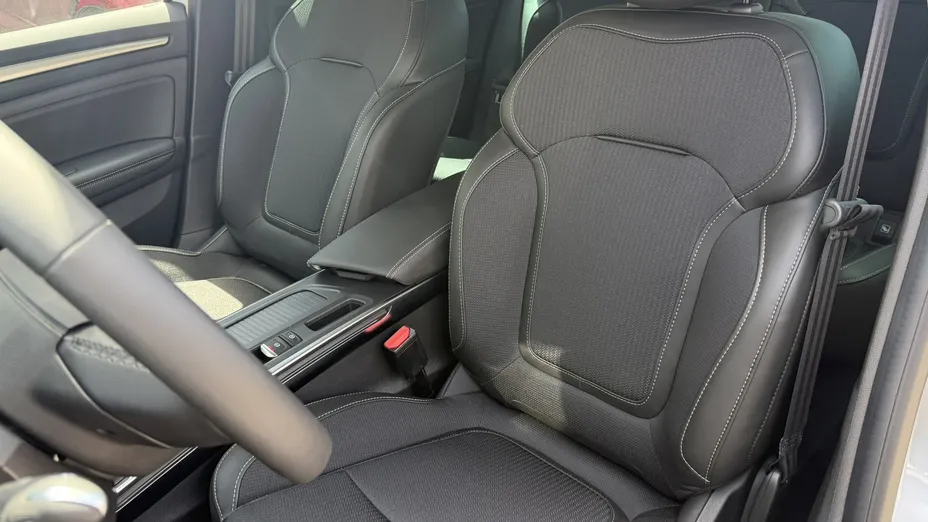 RENAULT Megane Megane 1.3 TCe Techno EDC Nowy