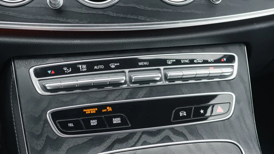 MERCEDES-BENZ E Klasa E 220 d AMG