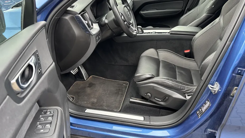 VOLVO XC60 XC60 B4 B R-Design aut