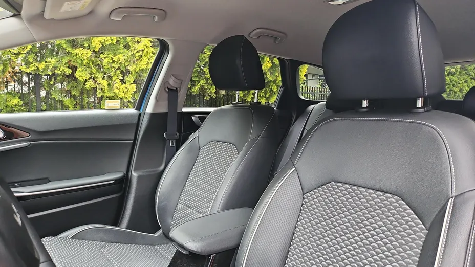 KIA Cee'd Ceed 1.6 GDI PHEV Business Line DCT