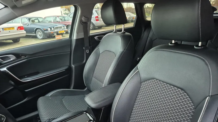 KIA Cee'd Ceed 1.5 T-GDI Tribute DCT