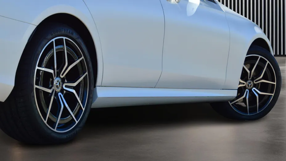 MERCEDES-BENZ E Klasa E 220 d AMG/Avantgarde