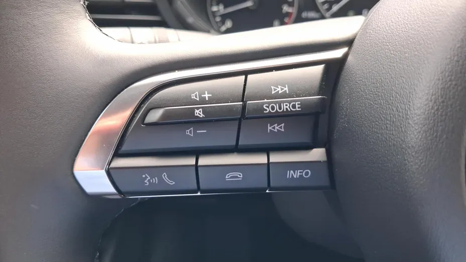 MAZDA 3 3 2.0 mHEV Exclusive-Line