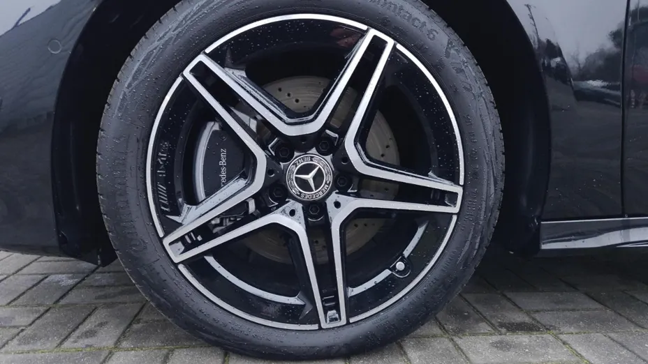 MERCEDES-BENZ A Klasa A 250 e AMG Line 8G-DCT