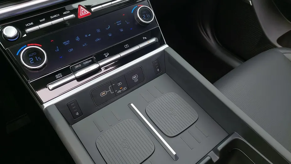 HYUNDAI Santa Fe Santa Fe 1.6 T-GDI HEV Platinum 4WD aut 7os. Nowy