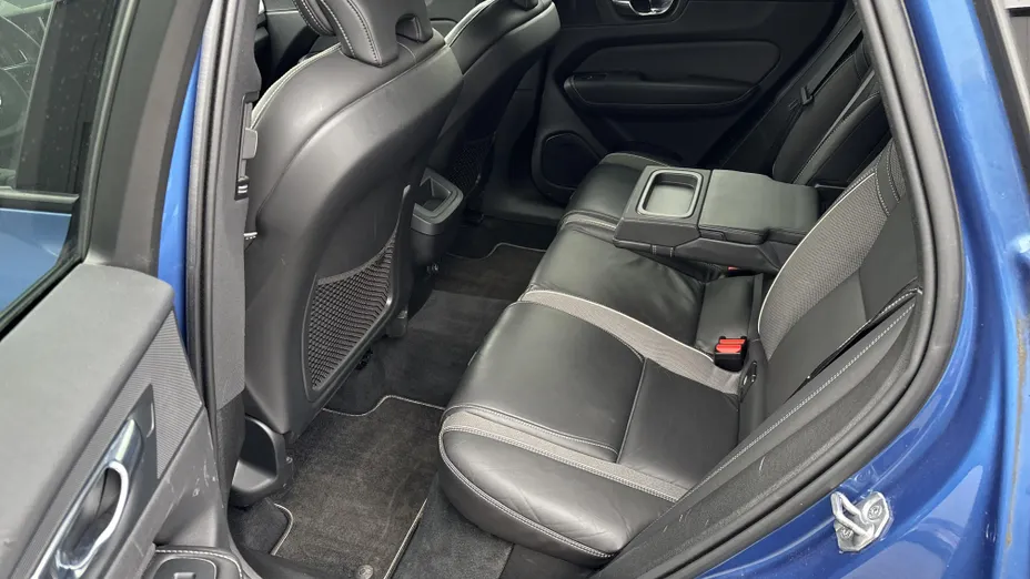 VOLVO XC60 XC60 B4 B R-Design aut