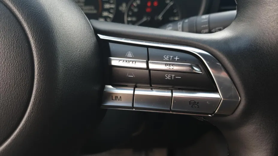 MAZDA 3 3 2.0 mHEV Kanjo aut