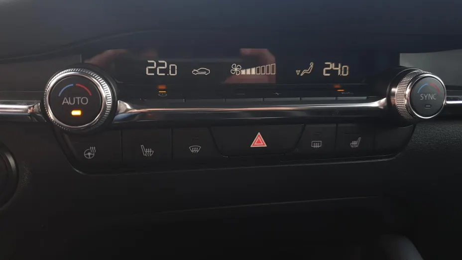 MAZDA 3 3 2.0 mHEV Kanjo aut