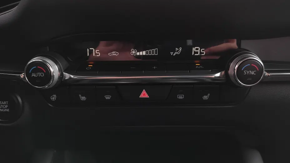 MAZDA 3 3 2.0 mHEV Kanjo aut