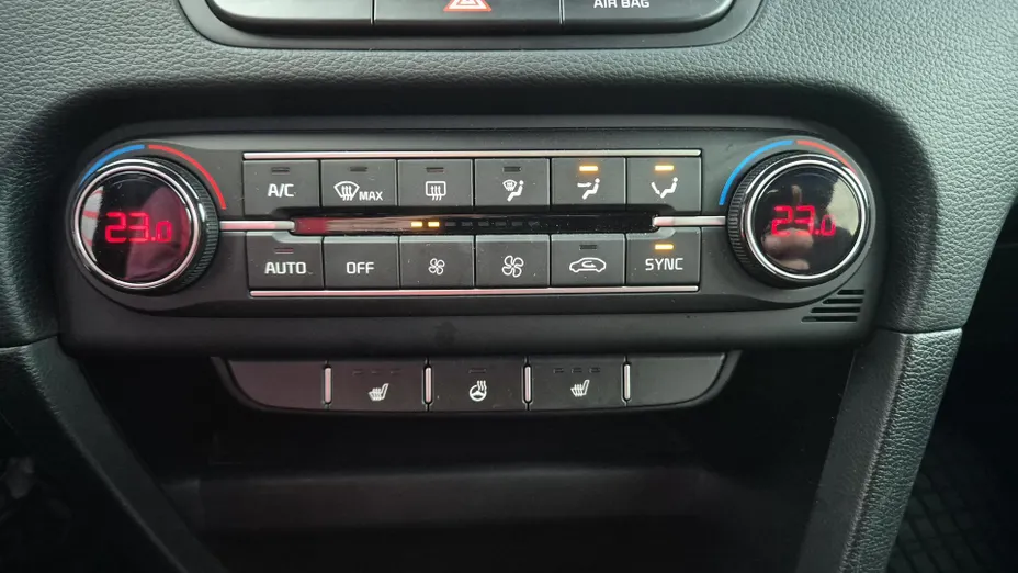 KIA Cee'd Ceed 1.5 T-GDI Tribute DCT