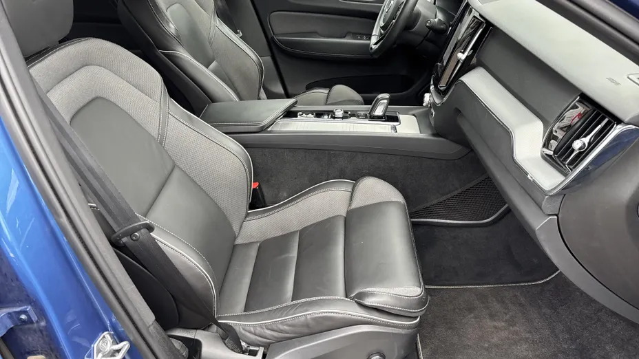 VOLVO XC60 XC60 B4 B R-Design aut