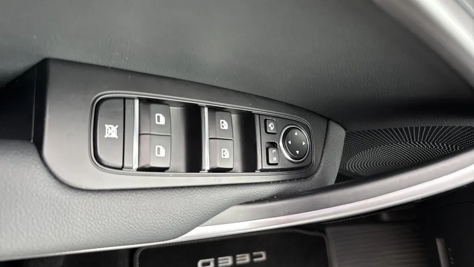 KIA Cee'd Ceed 1.5 T-GDI Tribute DCT