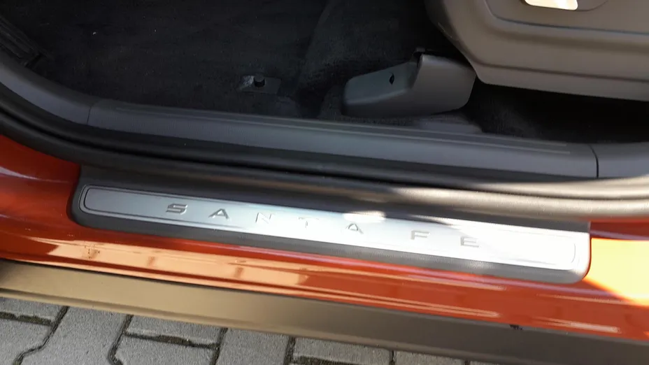 HYUNDAI Santa Fe Santa Fe 1.6 T-GDI HEV Platinum 4WD aut 7os. Nowy