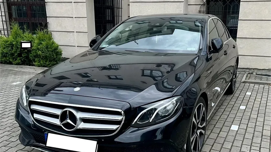 MERCEDES-BENZ E Klasa E 220 d 4-Matic Business Edition 9G-TRONIC