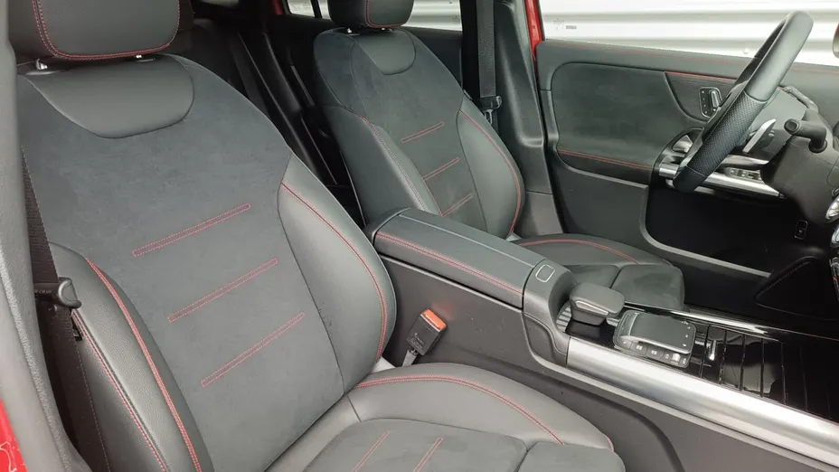 MERCEDES-BENZ GLA GLA 200 AMG Line