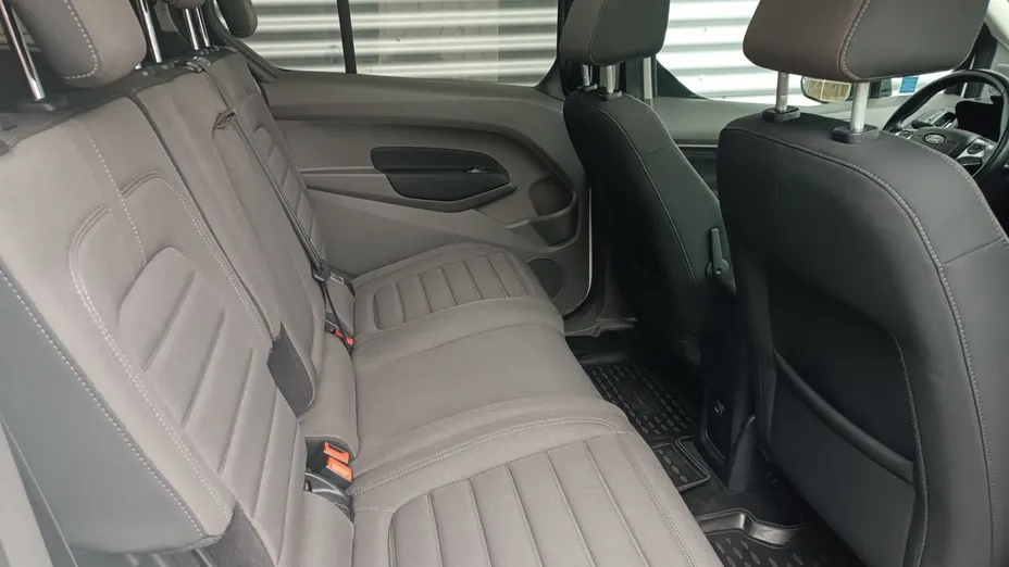 FORD Tourneo Connect Gr. Tourneo Connect 1.5 TDCi Titanium PowerShift