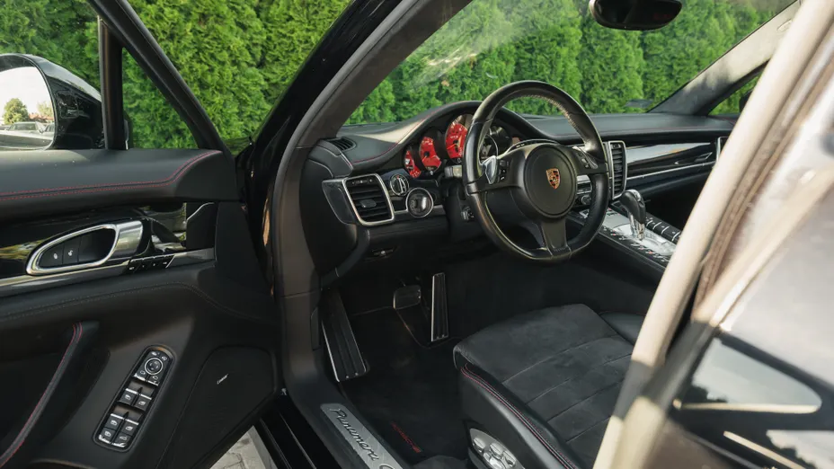 PORSCHE Panamera Panamera GTS