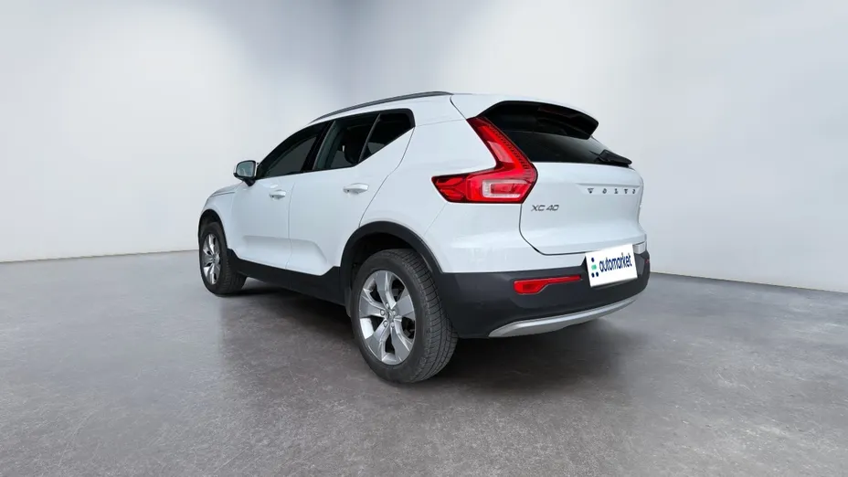VOLVO XC40 XC40 T3 Momentum Pro