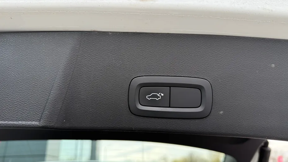 VOLVO XC40 XC40 T3 Momentum Pro