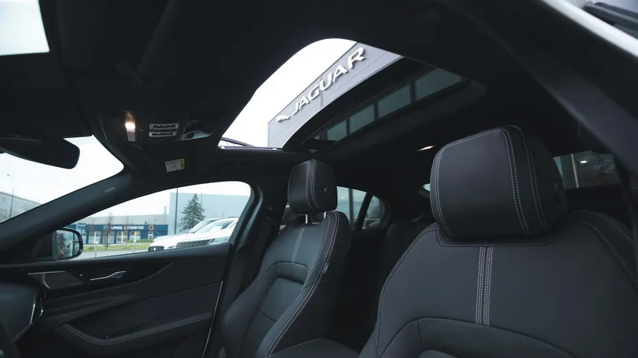 JAGUAR XE XE 2.0 D200 mHEV R-Dynamic SE aut
