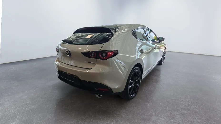 MAZDA 3 3 2.0 mHEV Nagisa aut Nowy