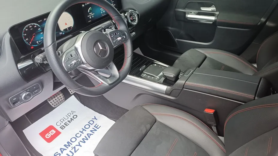 MERCEDES-BENZ GLA GLA 200 AMG Line