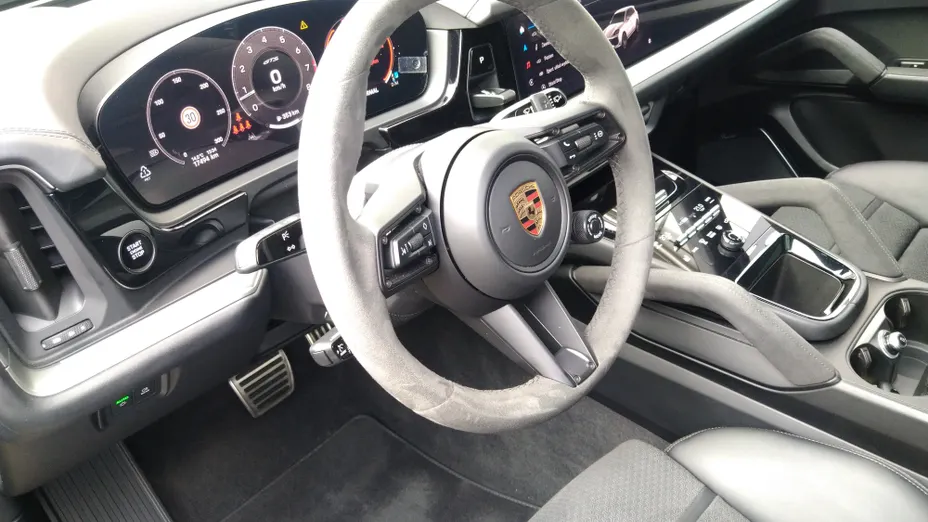 PORSCHE Cayenney Cayenne Coupe GTS