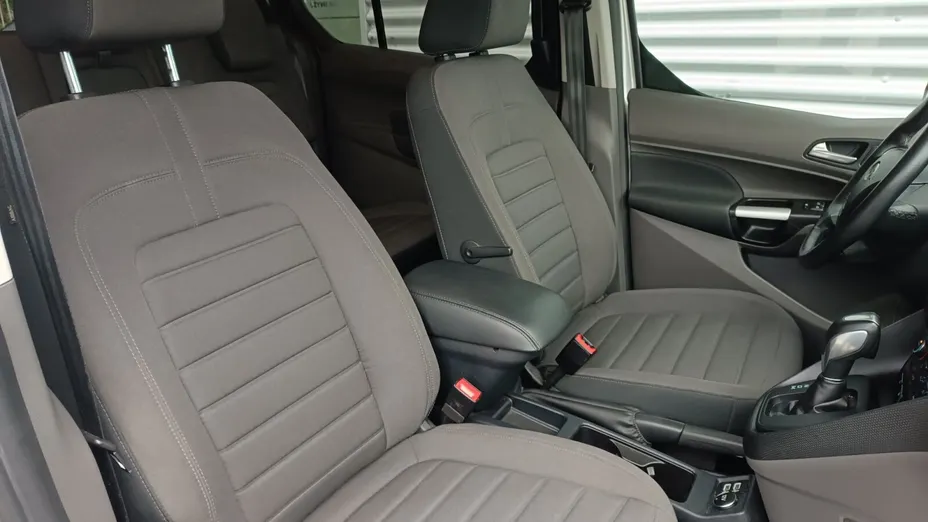 FORD Tourneo Connect Gr. Tourneo Connect 1.5 TDCi Titanium PowerShift