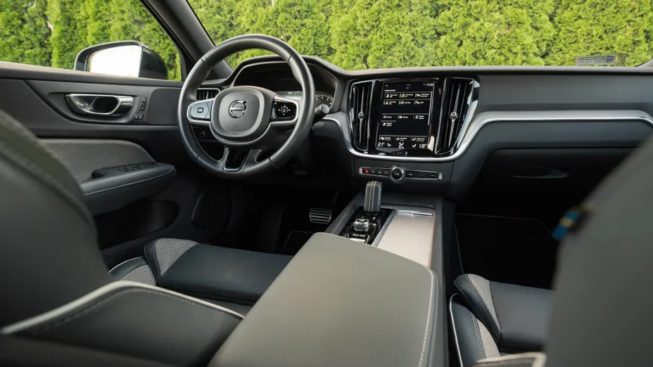 VOLVO S60 S60 B4 B R-Design aut