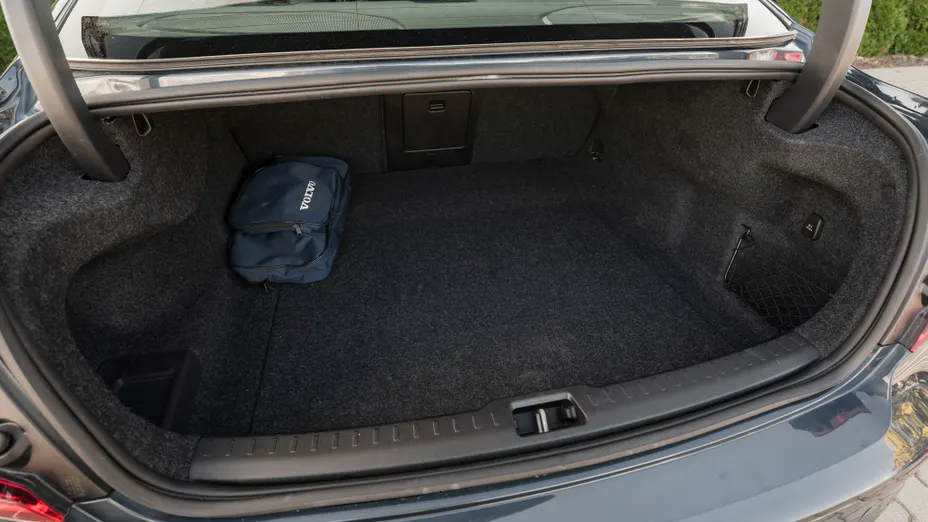 VOLVO S60 S60 B4 B R-Design aut