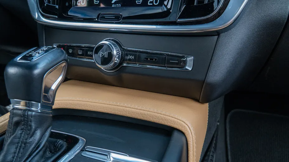 VOLVO V90 V90 CC D5 SCR AWD aut