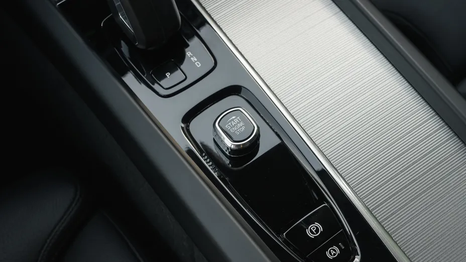 VOLVO XC60 XC60 B5 B AWD Plus Black Edition aut