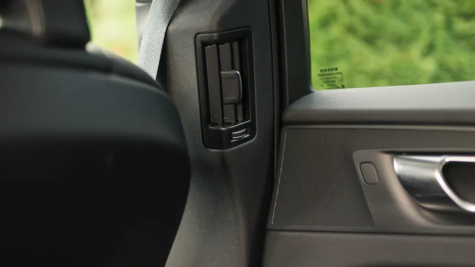 VOLVO XC60 XC60 B5 B AWD Plus Black Edition aut