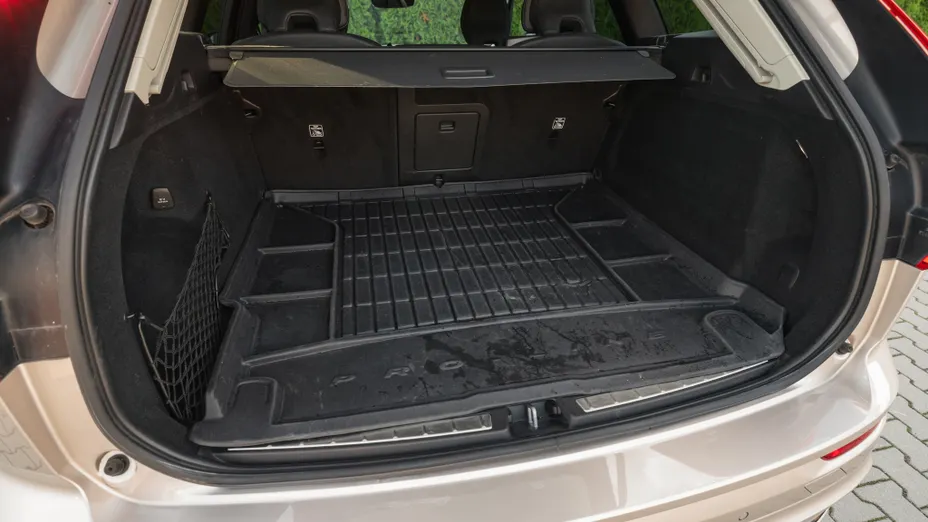 VOLVO XC60 XC60 B5 B AWD Plus Black Edition aut