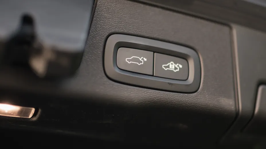 VOLVO XC60 XC60 B5 B AWD Plus Black Edition aut